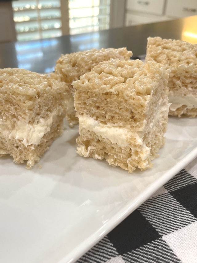 rice krispie treats with vanilla cream filling