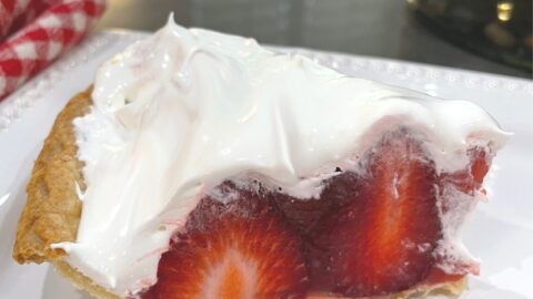 reduced-sugar fresh strawberry pie