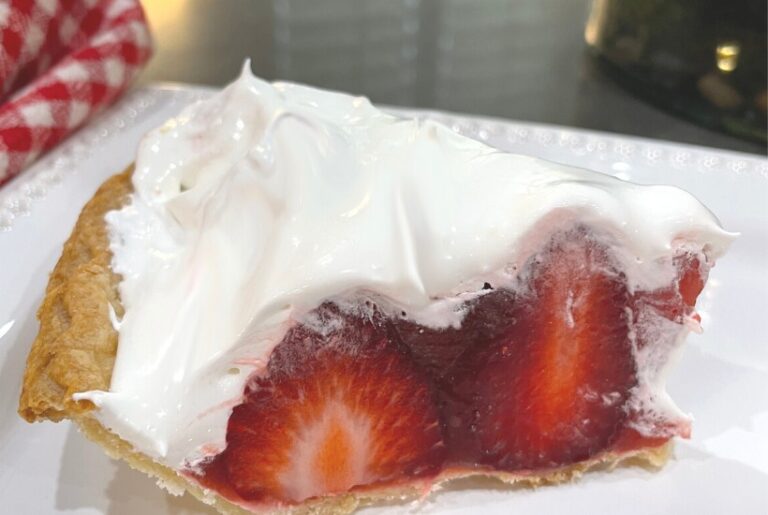reduced-sugar fresh strawberry pie