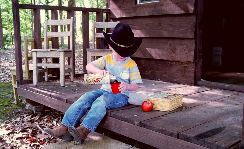 matt having lunch with his roy rogers lunchbox