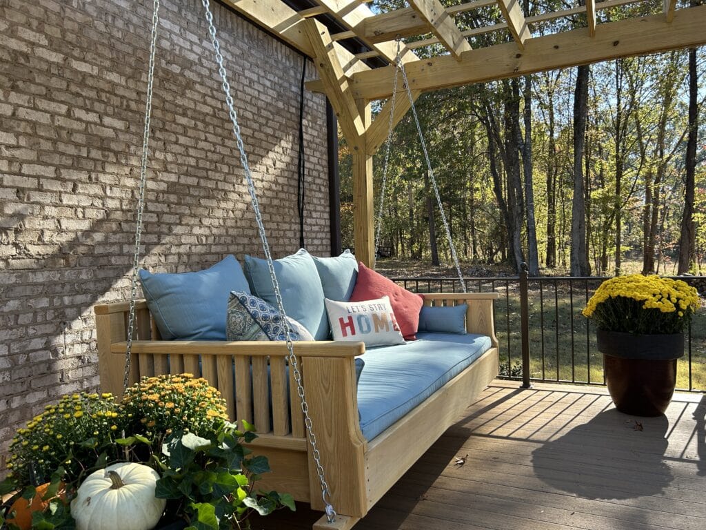 bed-swing-back-porch-32