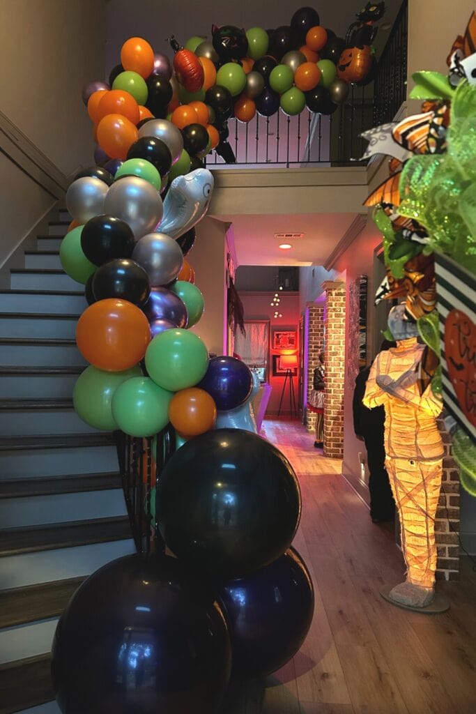 halloween balloon garland