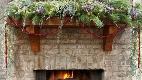 outdoor winter mantel idea