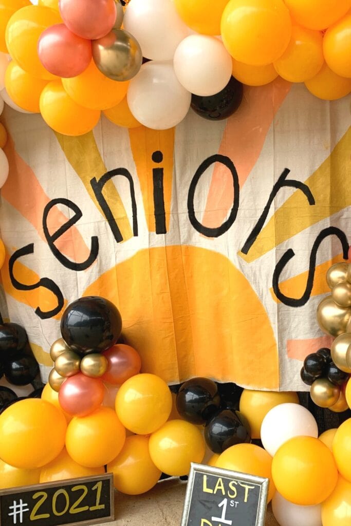 black and gold pontotoc high school colors for a balloon garland for seniors