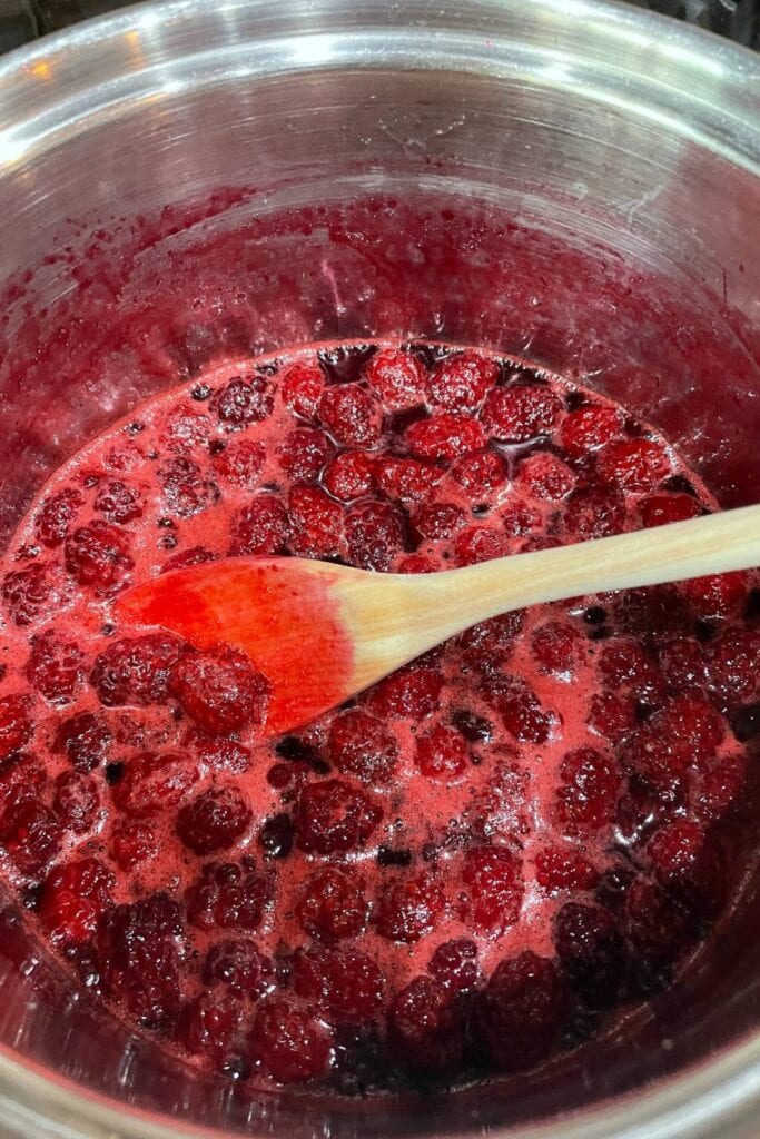 fresh blackberries turn red after they are cooked