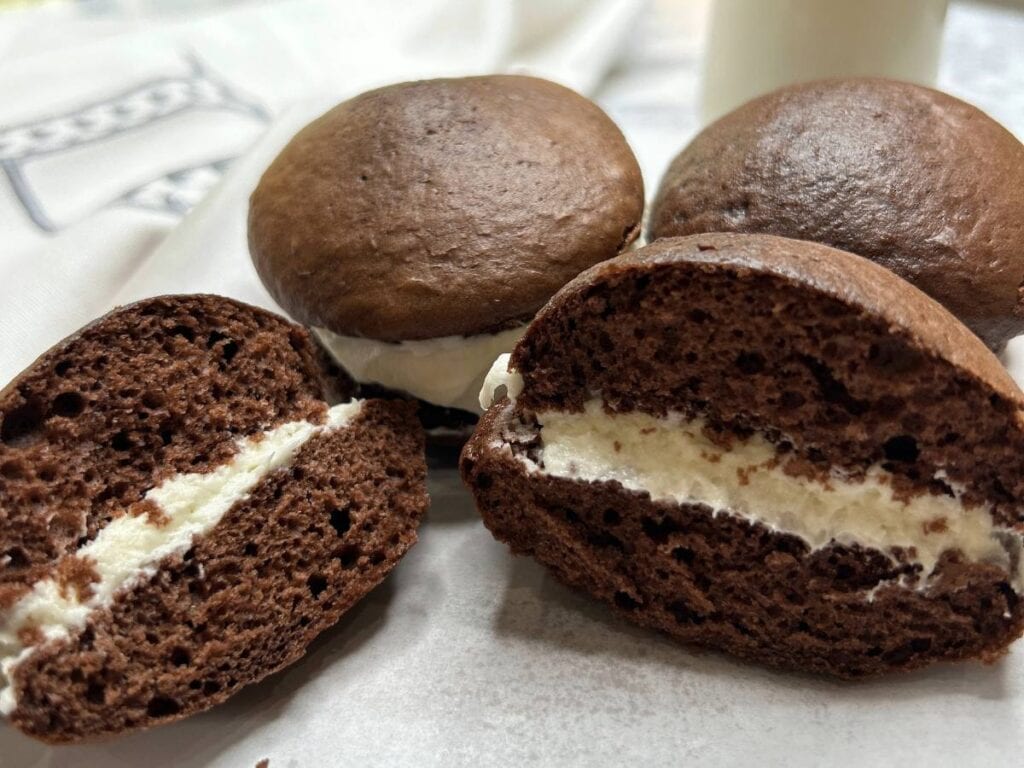 chocolate whoopie pies reduced sugar with vanilla cream cheese filling
