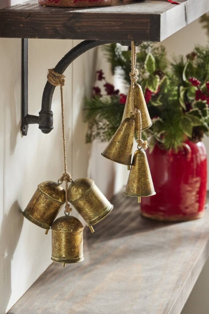 string of bells of different shapes and sizes