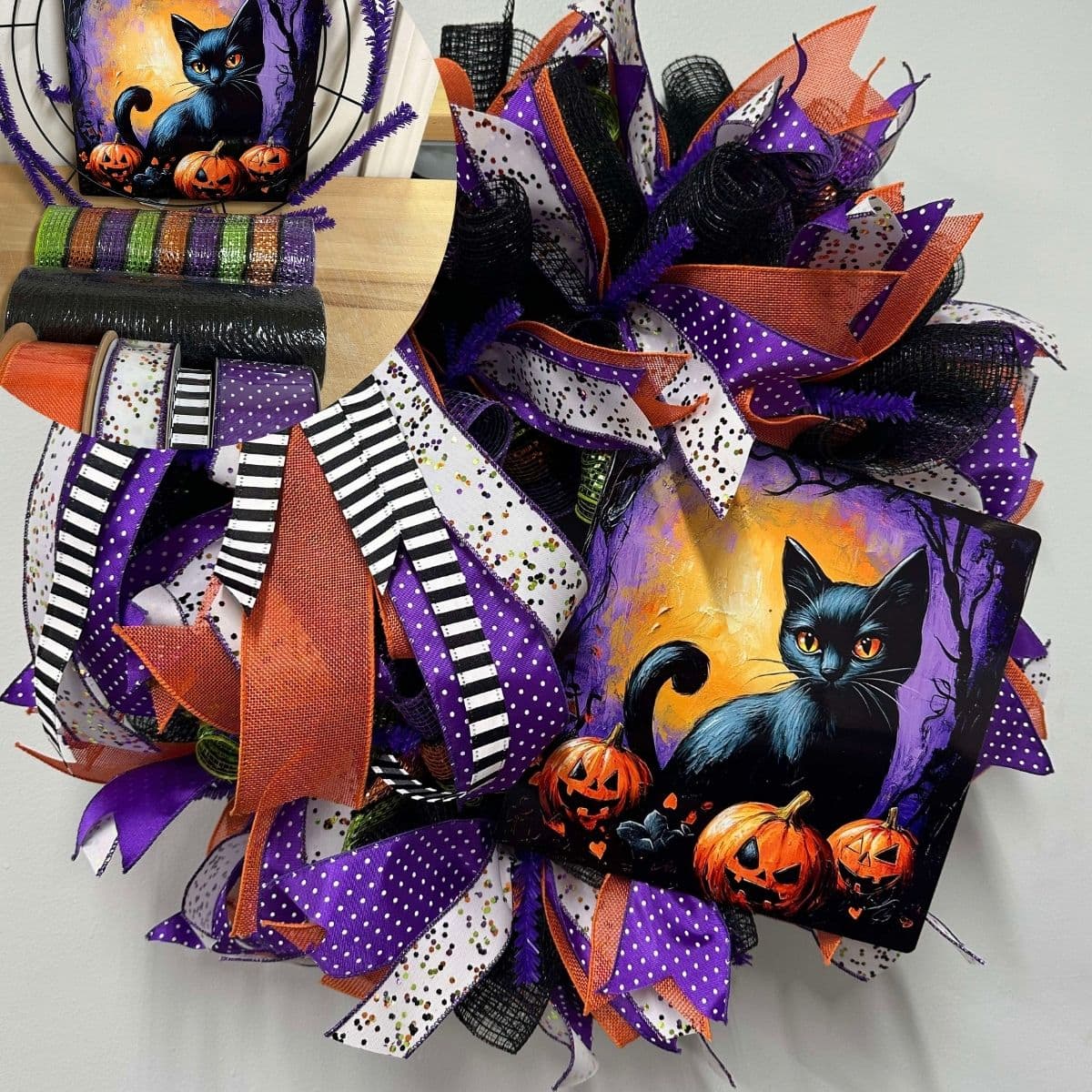 tutorial for a Halloween wreath featuring a black cat sign, exclusive to Trendy Tree