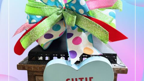 Valentine's Lantern Bow and Conversation Heart Cutie Pie