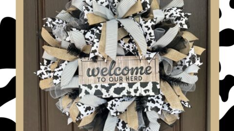cow wreath tutorial, mesh wreath with welcome to our herd sign, made of mesh and ribbon from Trendy Tree