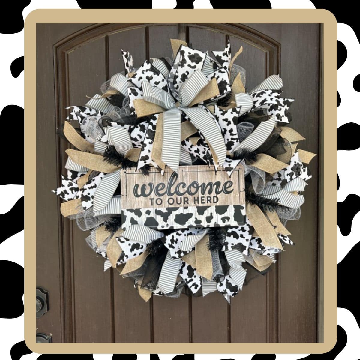 cow wreath tutorial, mesh wreath with welcome to our herd sign, made of mesh and ribbon from Trendy Tree