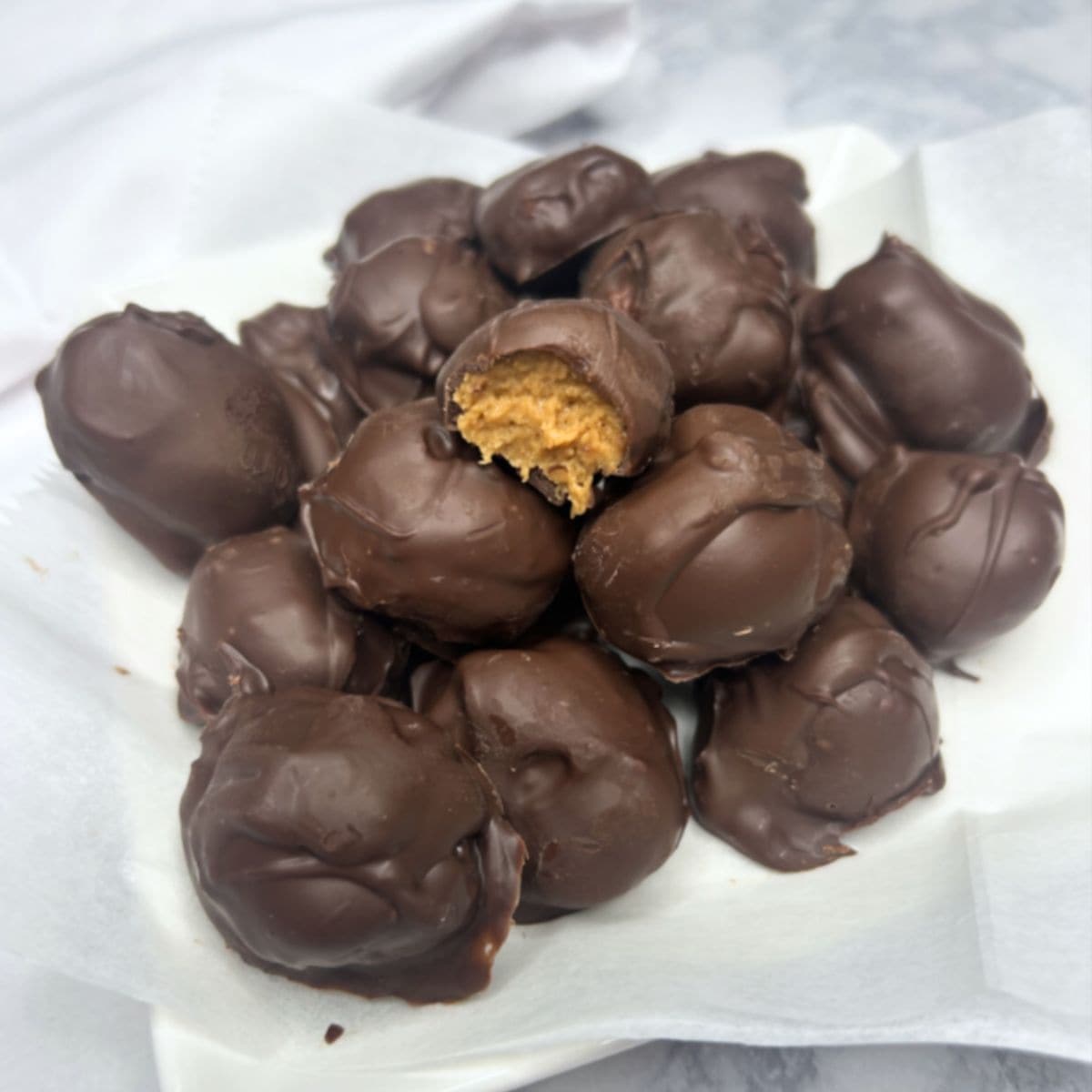 peanut butter balls with two ingredients