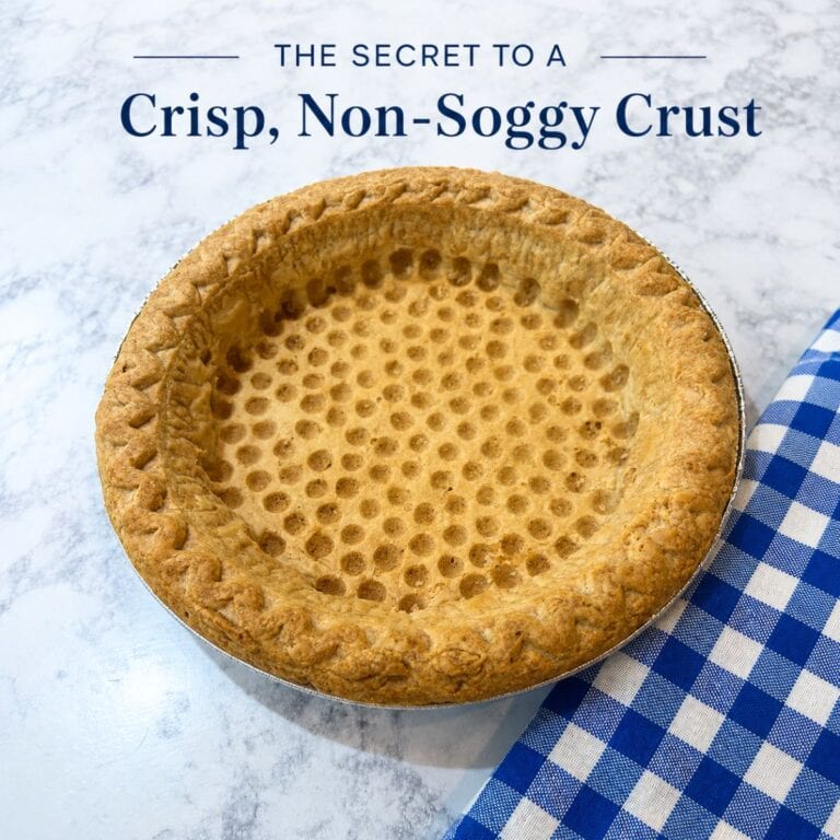 how to keep a pie crust from puffing up and staying crisp