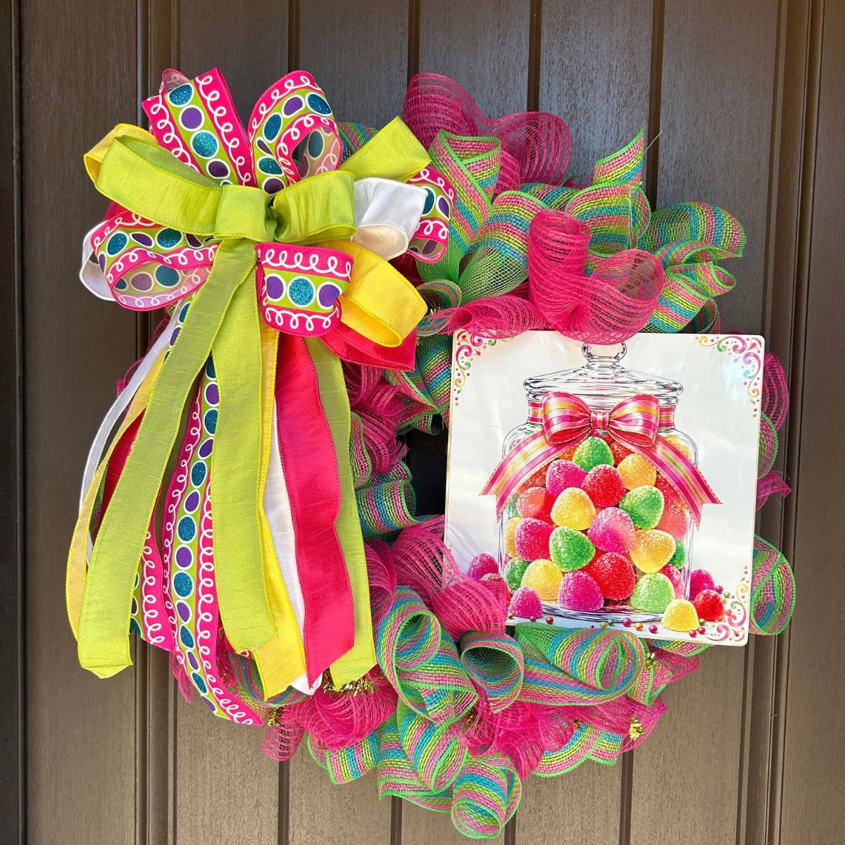 basic ruffle wreath gumdrop sign